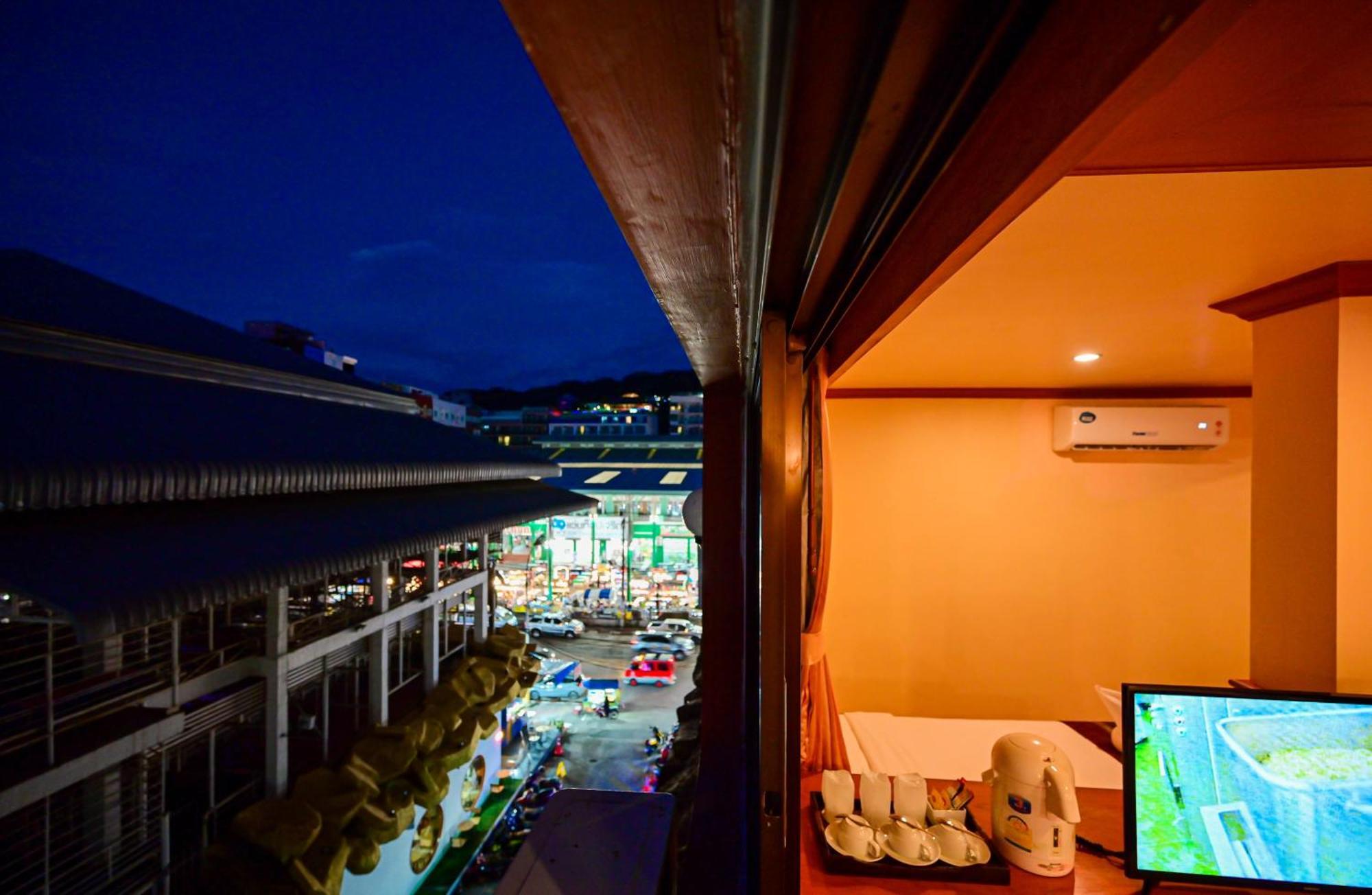Complex Hotel Patong Exterior foto