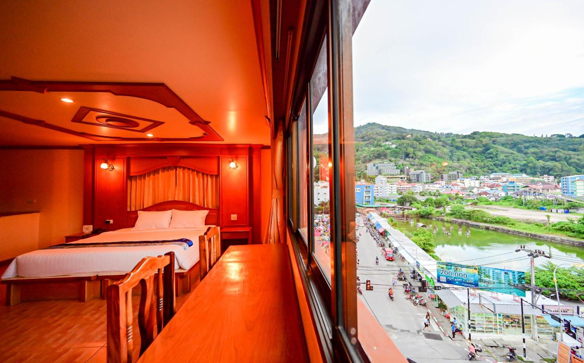 Complex Hotel Patong Exterior foto