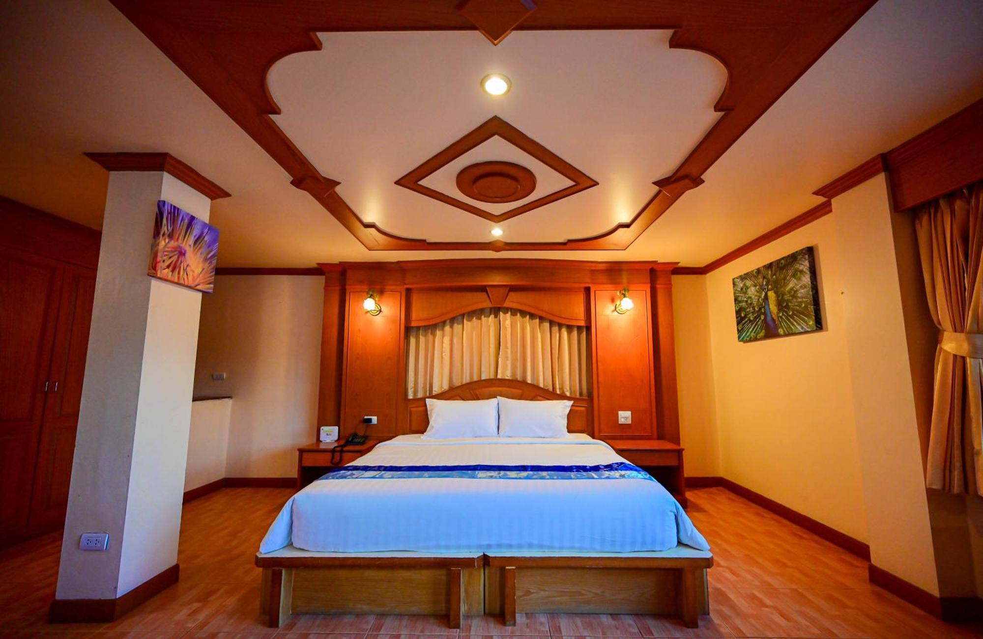 Complex Hotel Patong Exterior foto