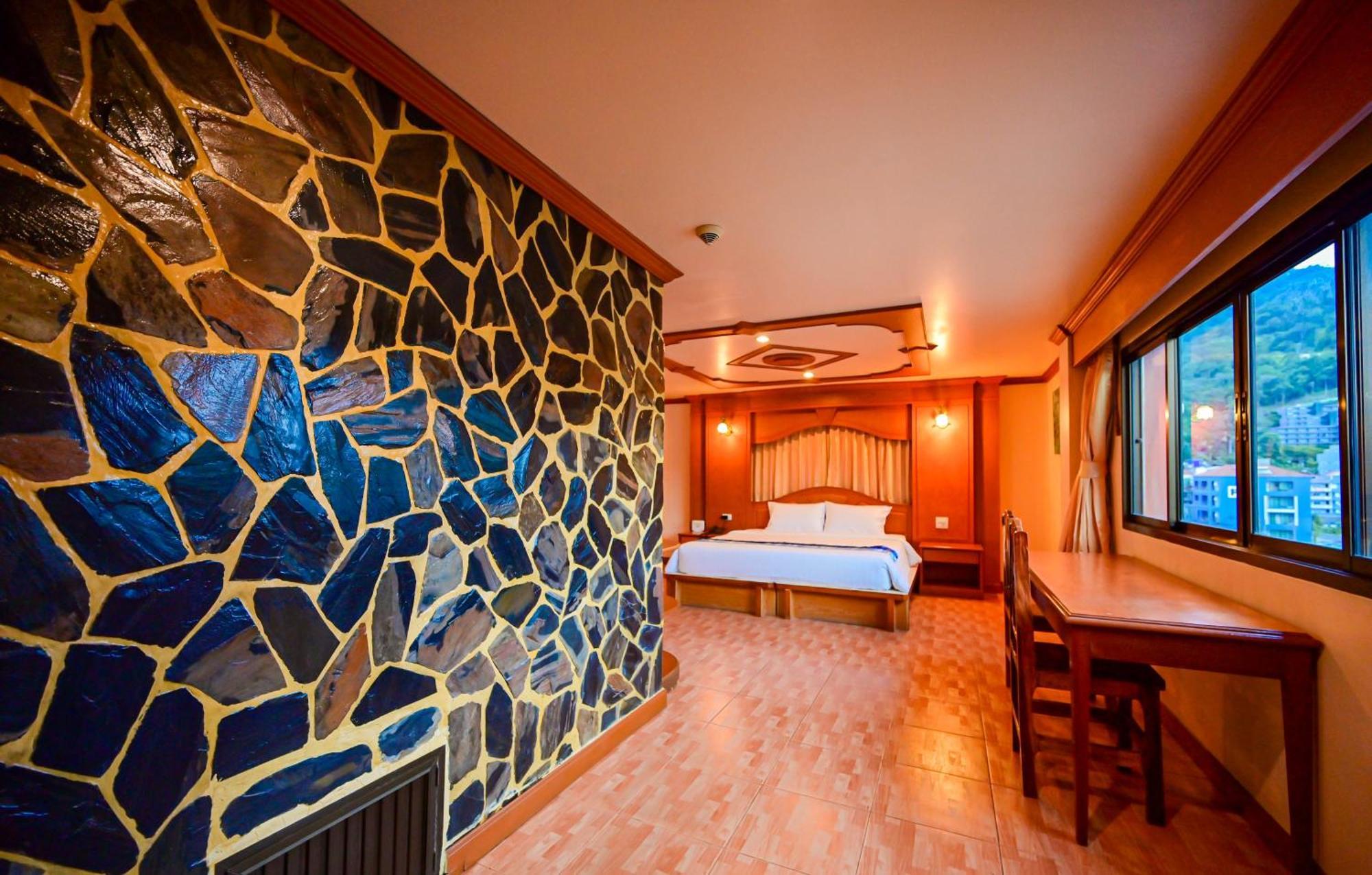 Complex Hotel Patong Exterior foto