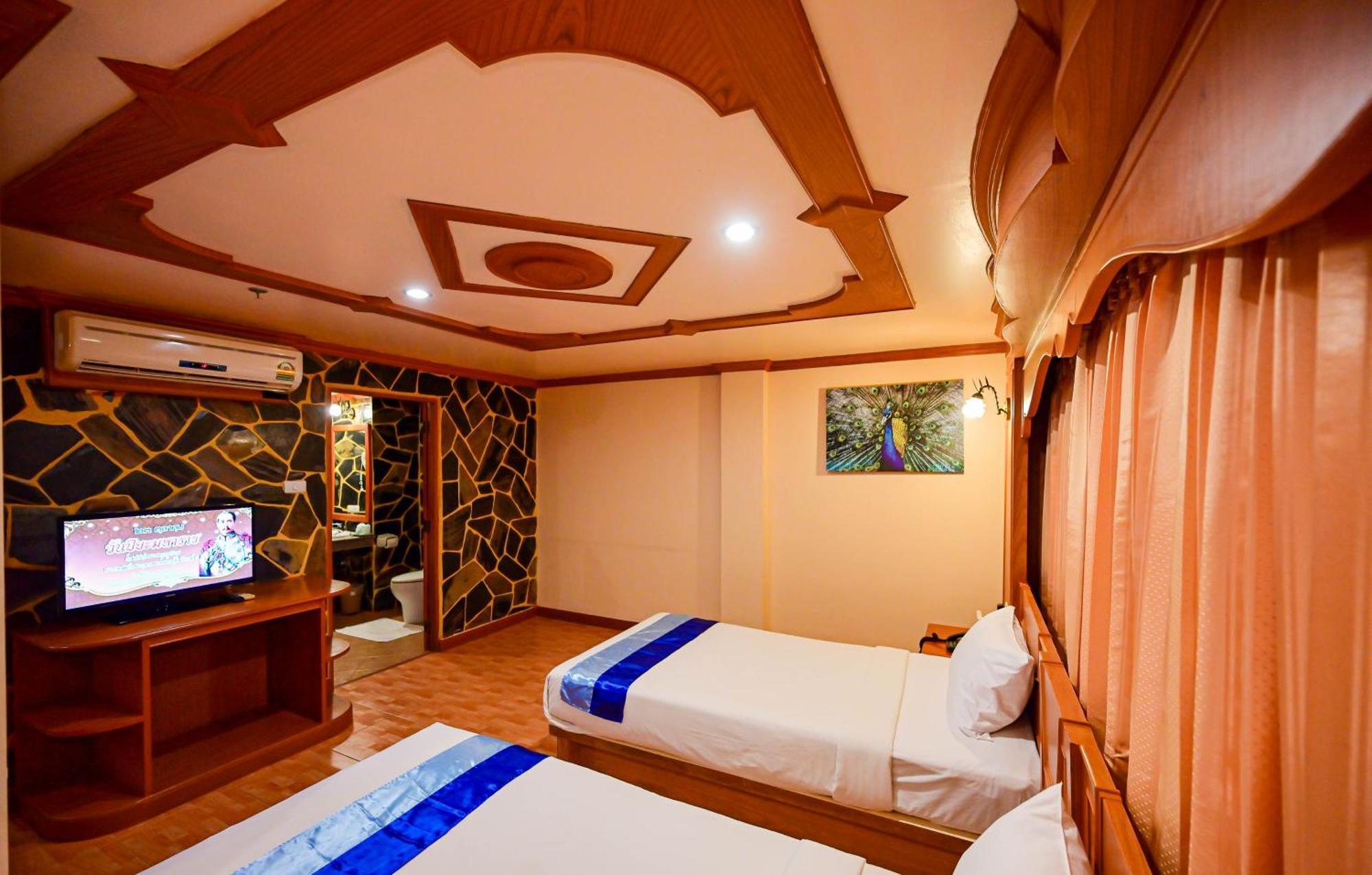 Complex Hotel Patong Exterior foto